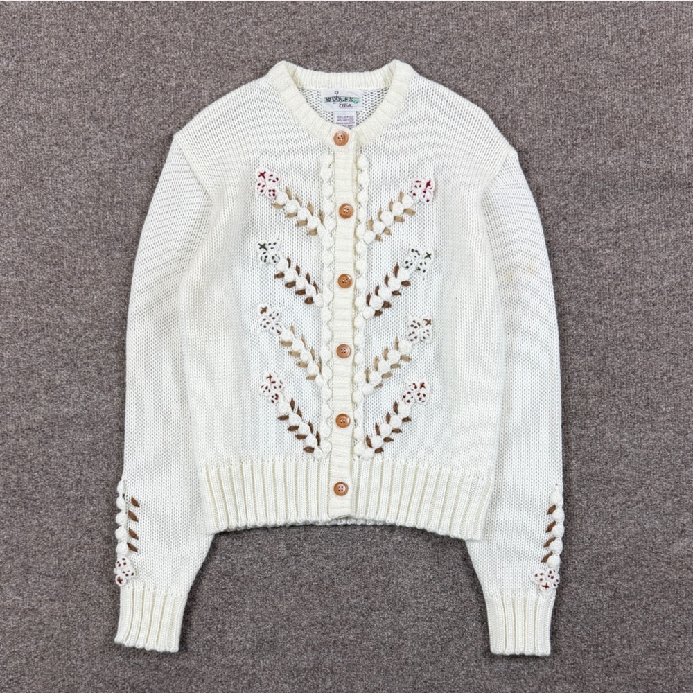 Vintage Knit Cardigan Sweater‎ Women’s S Embroidered Florals Granny Cottage Core